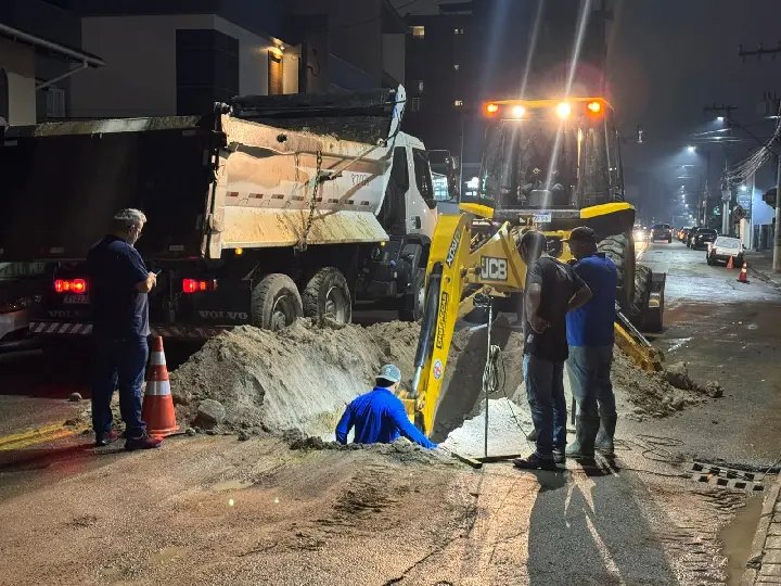 Obras de ampliação do SAMAE continuam pela rua Hercílio Luz 