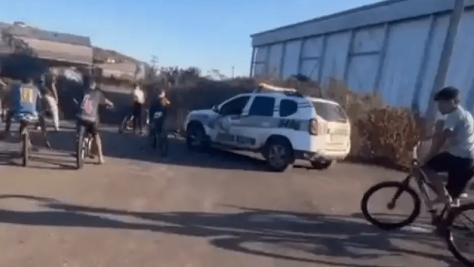 Adolescentes encontram corpo em decomposição em galpão desativado