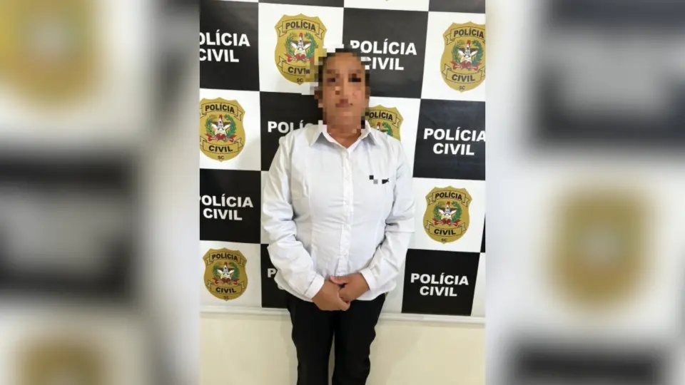 Diarista de escola é presa suspeita de integrar facção criminosa