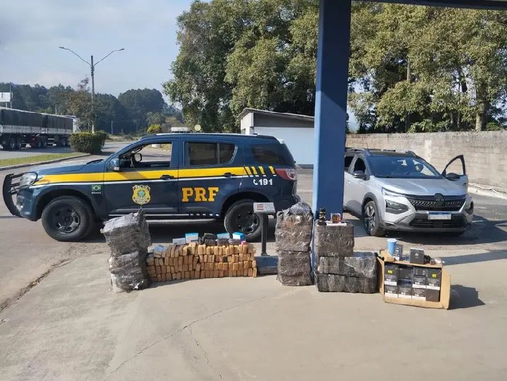 Casal é preso com mais de 230 kg de maconha e anabolizantes