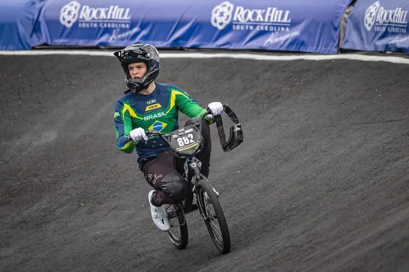 Brusquense é convocado para o Pan Júnior e Mundial de BMX