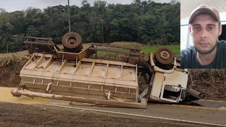 Motorista morre após caminhão capotar em rodovia em SC