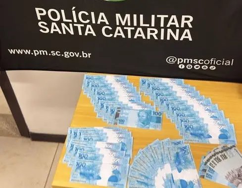 Jovem é preso com R$ 5 mil em notas falsas em SC