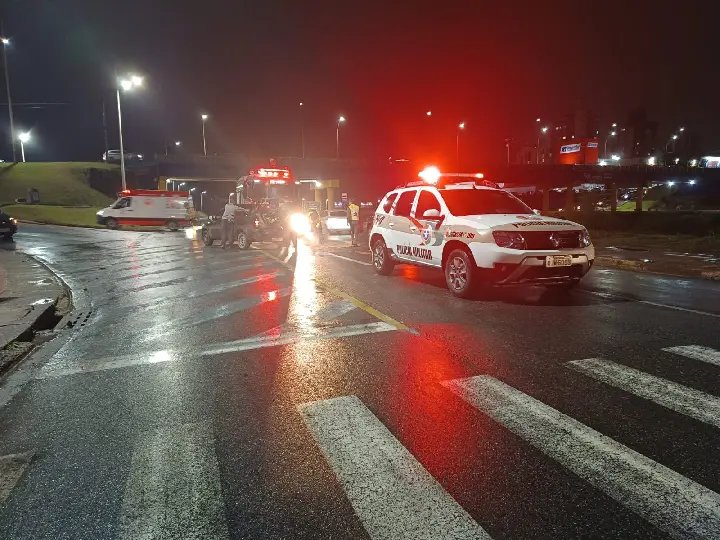 Motociclista fica gravemente ferido após colisão com carro em Brusque
