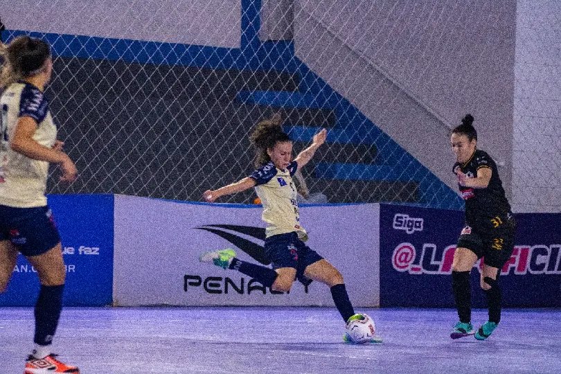 Barateiro é superado pelo Taboão Magnus pela Liga Feminina de Futsal