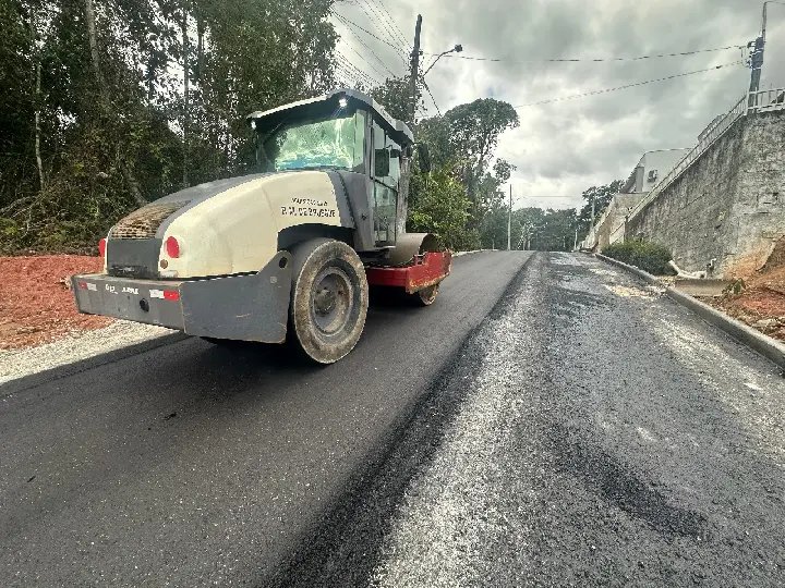 Mais uma rua é concluída pelo Programa de Pavimentação Comunitária