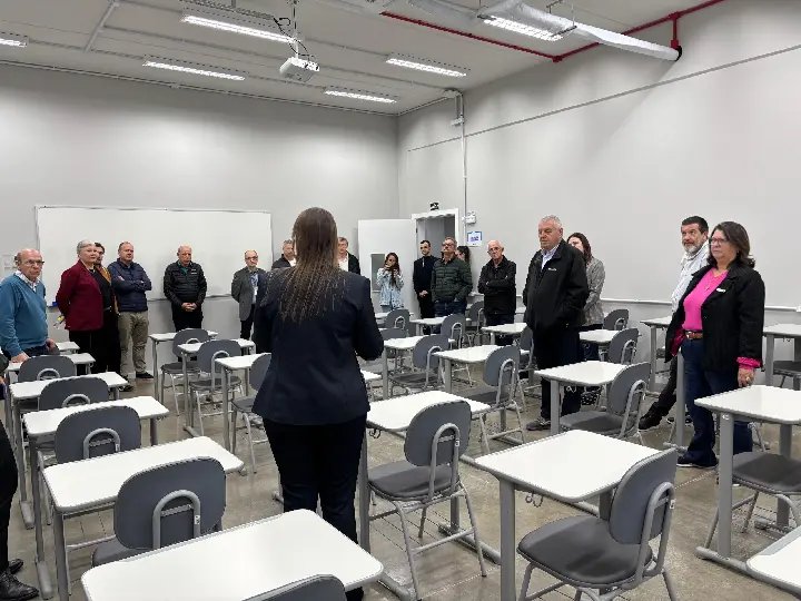 Diretoria da ACIBr visita Unifebe e conhece estrutura da instituição