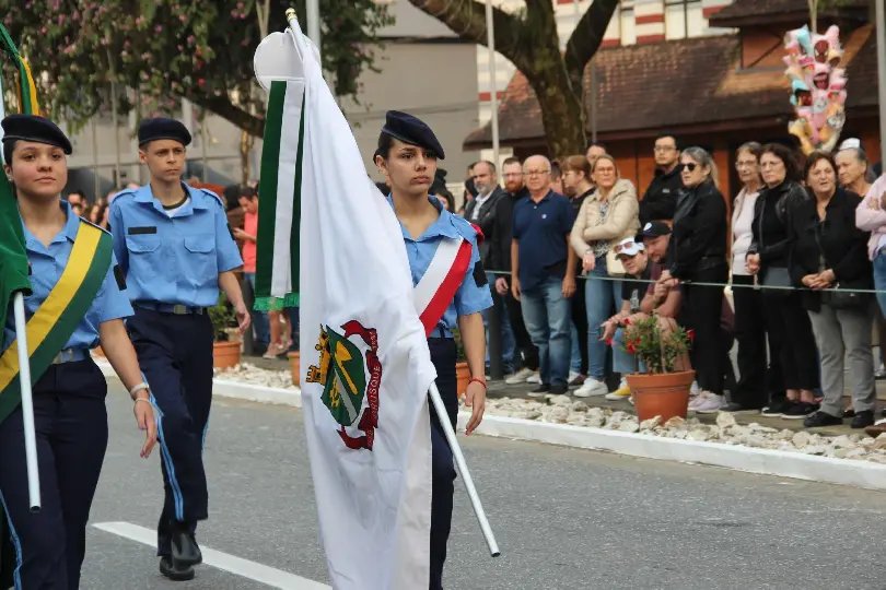 Com risco de chuva, desfile cívico de Brusque é antecipado para domingo (3)