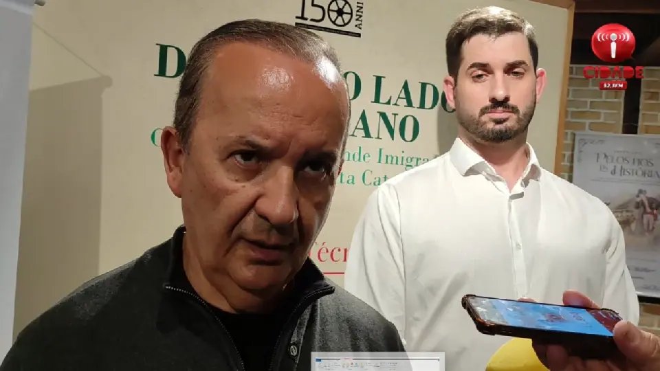 (VÍDEO) Jorginho comenta possível candidatura de Carlos Bolsonaro ao Senado por SC