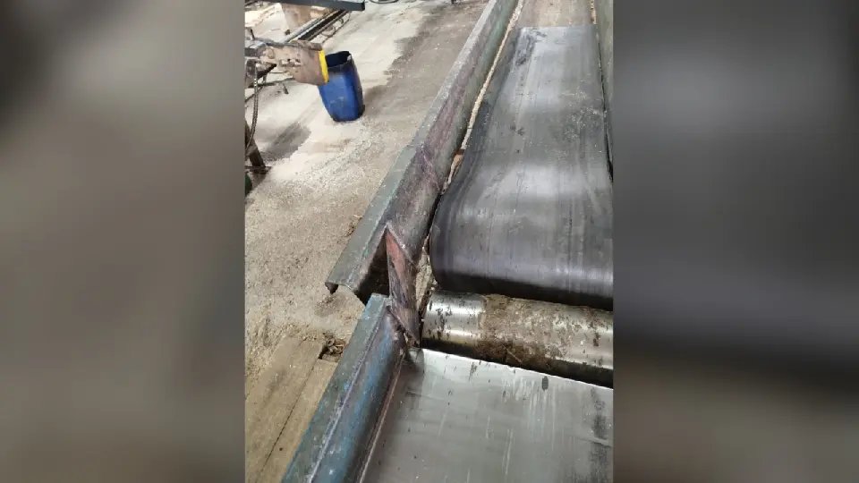 Trabalhador fica gravemente ferido após ter braço preso em máquina