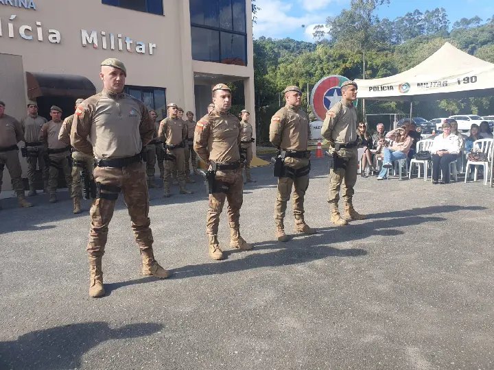 Cerimônia do 18º BPM celebra promoções e homenagens a policiais