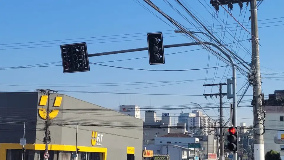 (VÍDEO) Brusque estuda implantação de lombadas eletrônicas e fotossensores 