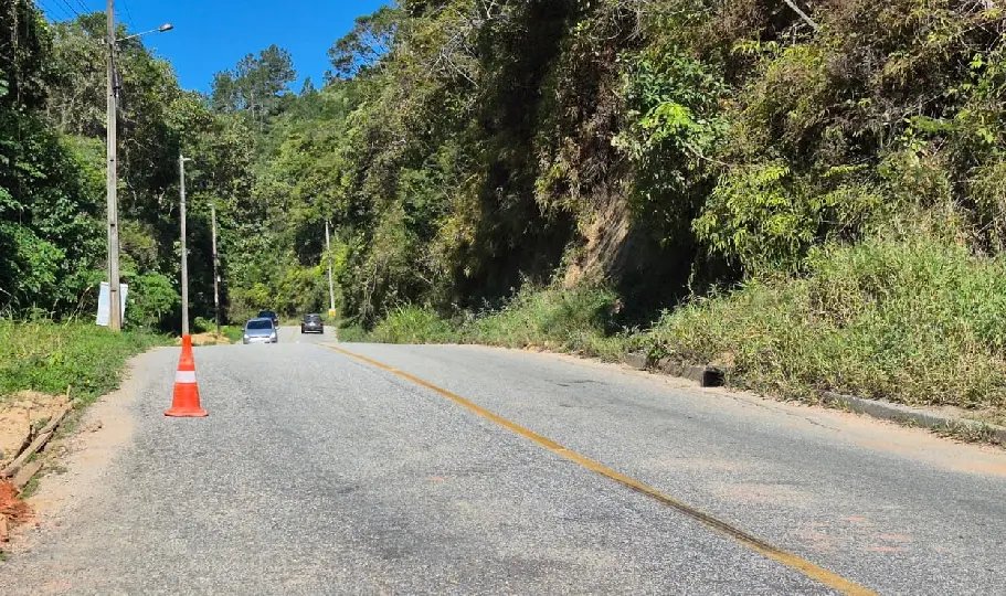 Trânsito no Cedrinho terá siga e pare durante obra de abastecimento