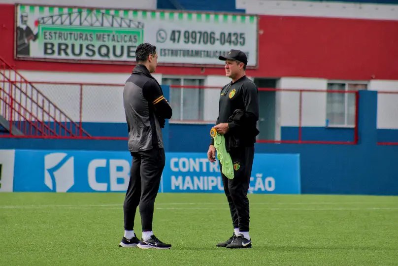 Brusque encerra preparação para enfrentar o Londrina neste domingo (17)