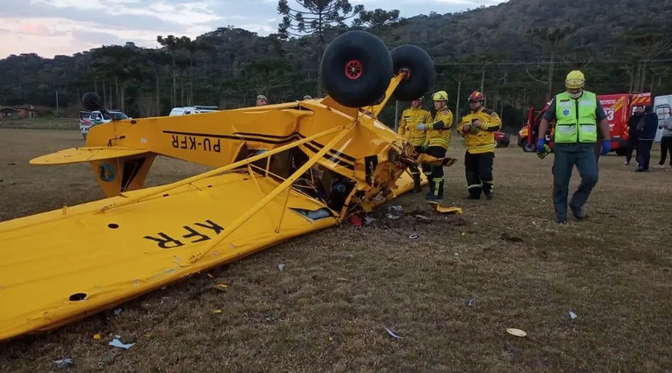 Queda de avião mata uma e fere gravemente outra pessoa