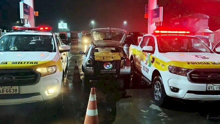 Gol lotado de cigarros contrabandeados é flagrado em operação da PM