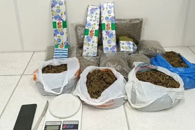 Polícia prende homem com mais de 9 kg de maconha 