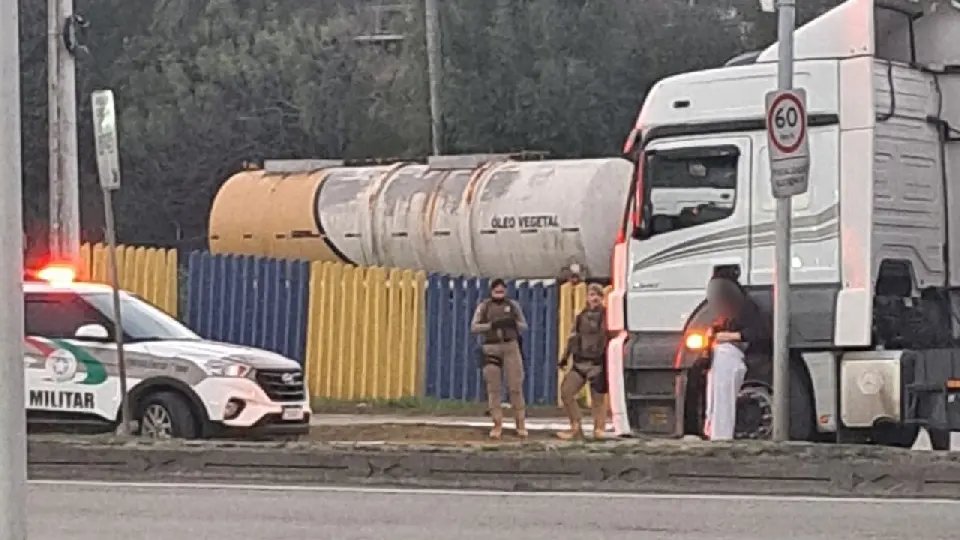 Motorista sai sem pagar programa com travesti e caso vai parar na PM
