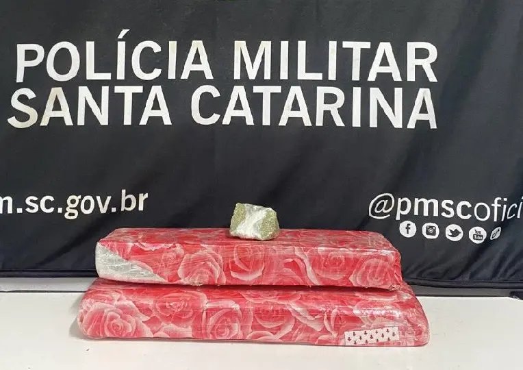 Homem é preso com 2 quilos de maconha em Brusque