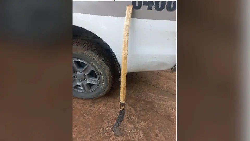 Volta de trator é interrompida por vizinho armado com foice