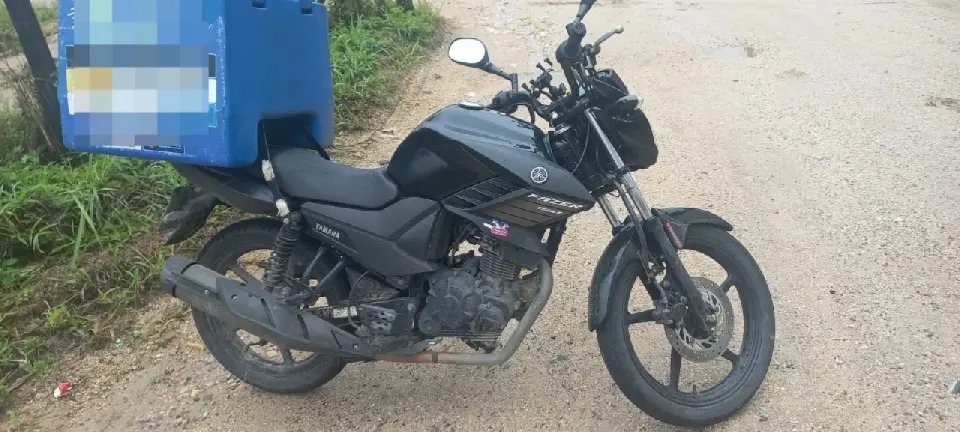 Jovem fica ferido em acidente de moto no Souza Cruz
