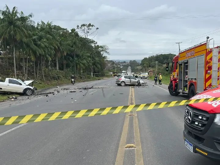 Homem morre e outro fica ferido em colisão entre dois carros na SC-108