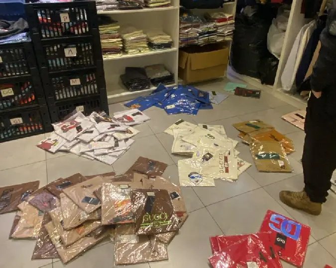 Diretora do Procon alerta: Brusque lidera comércio de roupas piratas em SC