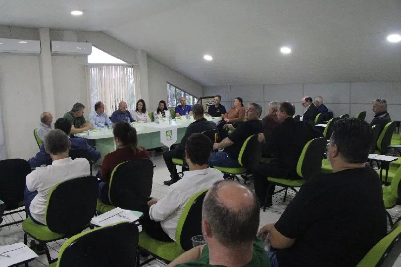 ACIBr discute obras na Escola João Boos e novos acessos para Guabiruba