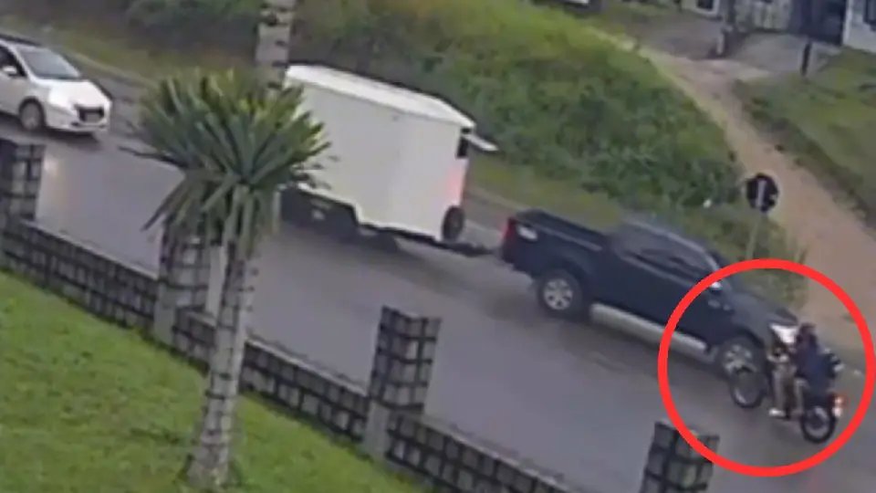 (VIDEO) Câmeras de segurança registram momento exato de acidente no Zantão