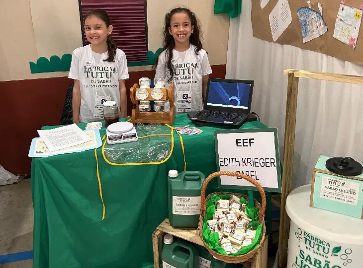 Escola de Brusque se destaca com projeto de sabão sustentável