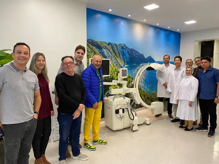 Luciano Hang visita Hospital Azambuja para conferir novo equipamento doado pela Havan