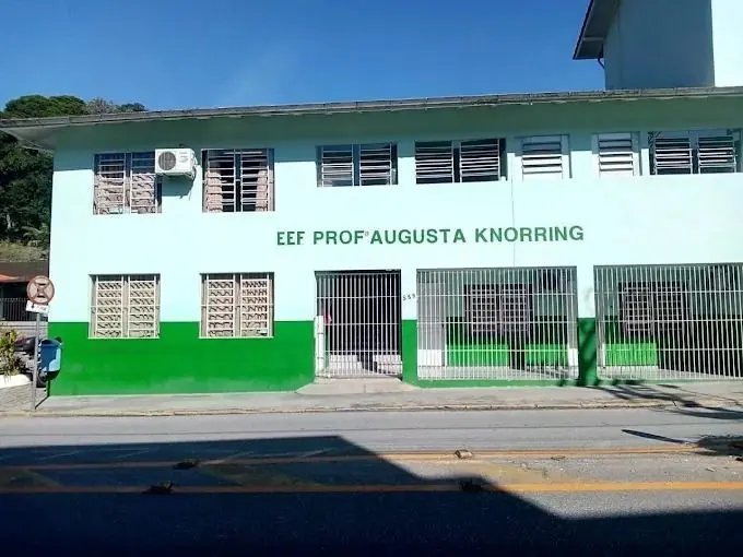 Cerâmica Reis realiza 1ª Feira de Empreendedorismo em parceria com a EEF Augusta Knorring