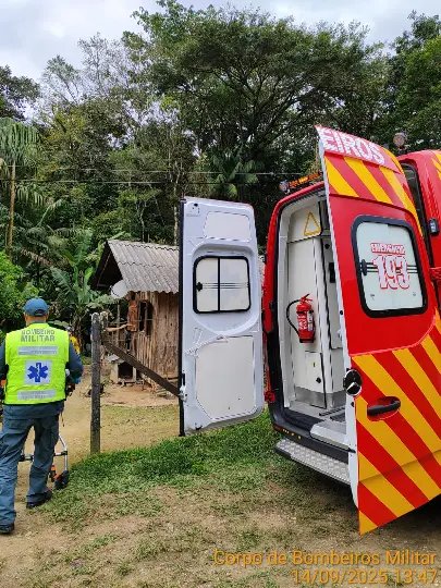 Queda de escada deixa idoso ferido em Gaspar