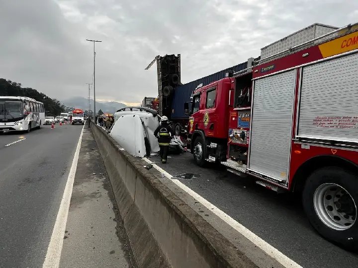 (VIDEO) Bombeiros dão mais detalhes de grave acidente em Indaial