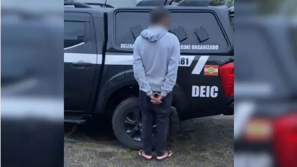 (VÍDEO) Polícia prende em SC principal fornecedor de fuzis do Comando Vermelho