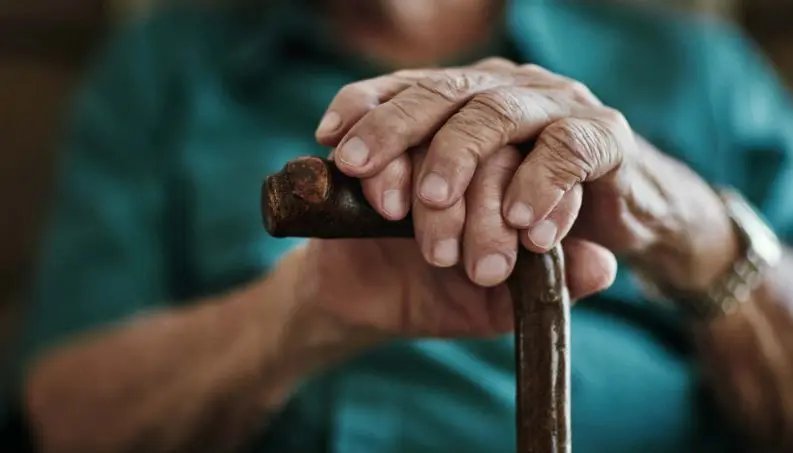 Idoso é morto com golpe de bengala após desentendimento