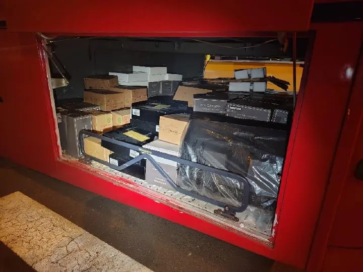 Mil garrafas de vinho avaliadas em R$ 100 mil são apreendidas em ônibus