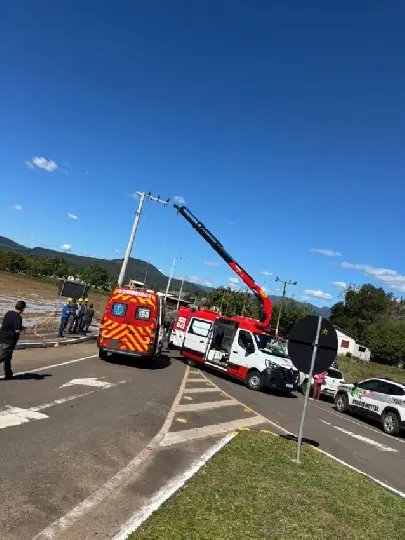 Trabalhador morre após queda de 12 metros durante manutenção em rede elétrica