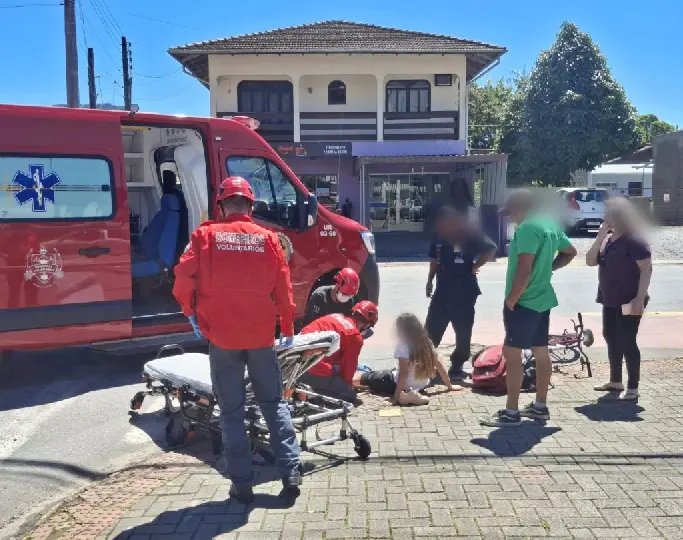 Criança de 10 anos é atropelada ao voltar da escola