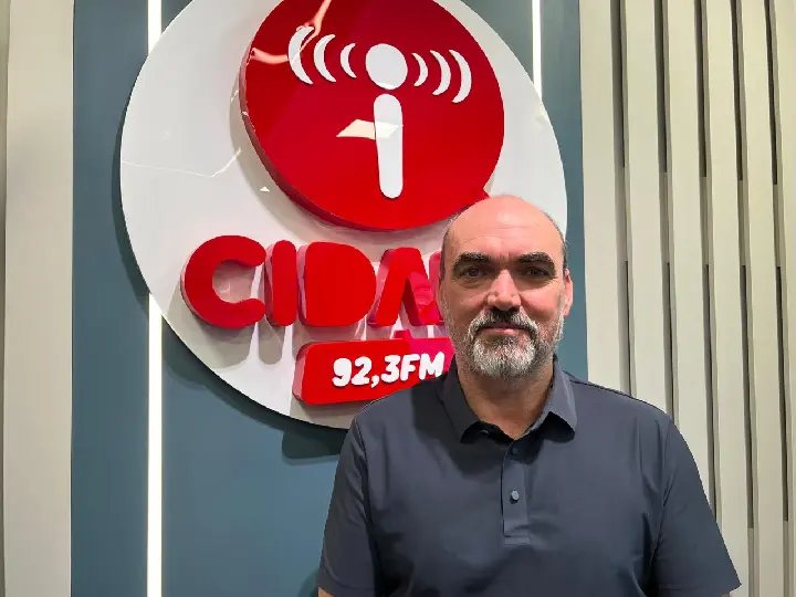 (VÍDEO) Educação, fiscalização e meta de “zero mortes” no trânsito: os pontos-chave de Emerson Andrade