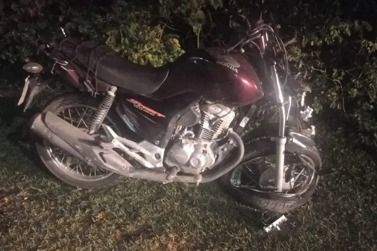 Motocicleta com placa de Brusque atinge capivara e duas pessoas ficam feridas 