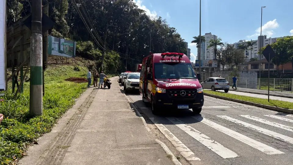 (VÍDEO) Veículos colidem e deixam um ferido no Centro