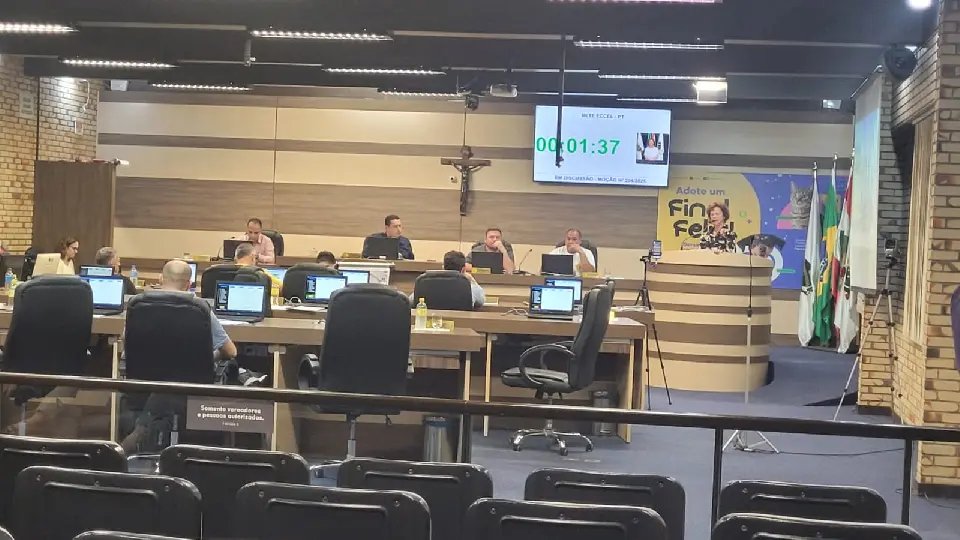 (VÍDEO) Moção sobre câmeras em salas de aula cria divergência entre vereadores 