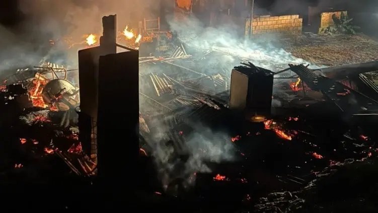 Morador morre queimado pelo incêndio dentro de casa