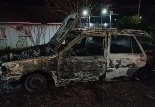 Homem coloca fogo no carro do patrão e acaba preso