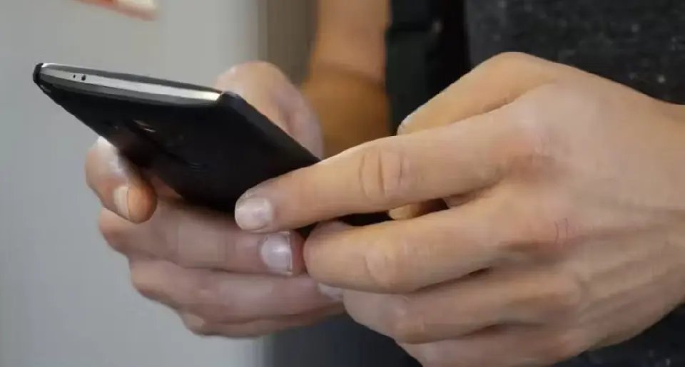 Golpistas usam arquivos .ZIP para invadir celulares pelo WhatsApp