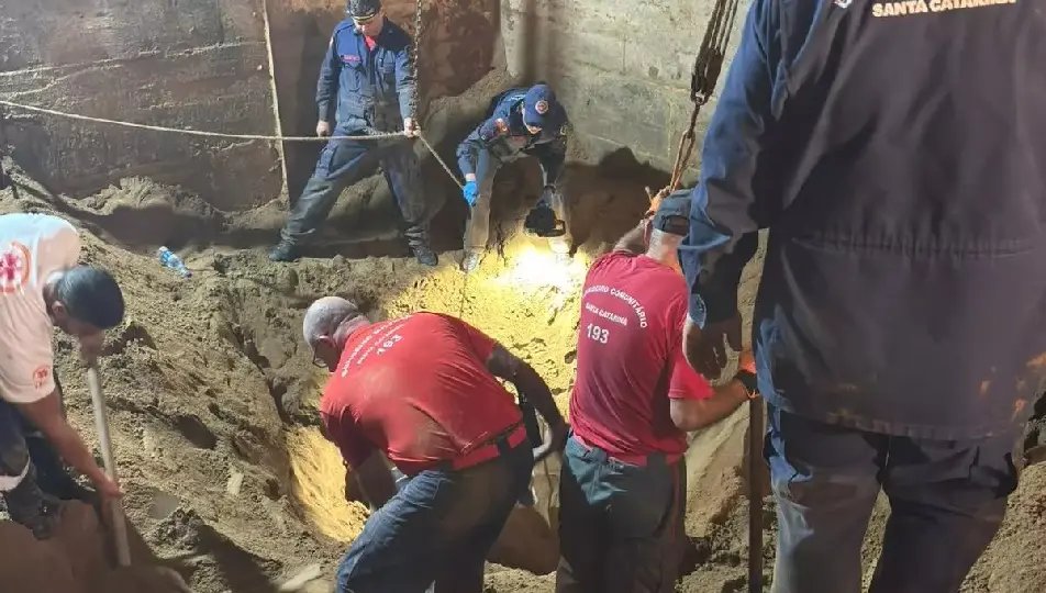 Homem morre soterrado enquanto trabalhava em silo de ração