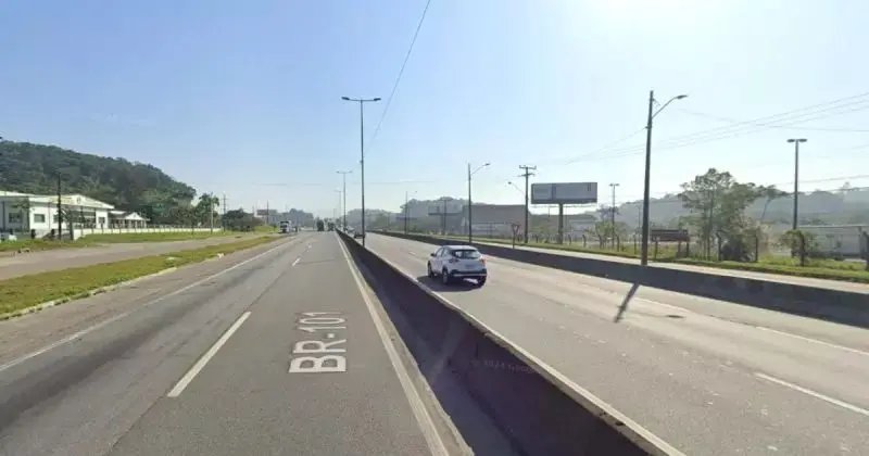 Atropelamento na BR-101 deixa ciclista morto
