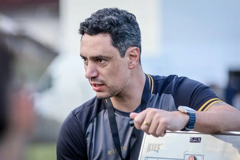 “Estamos mais vivos do que nunca”, diz Bernardo Franco após vitória do Brusque sobre a Ponte Preta