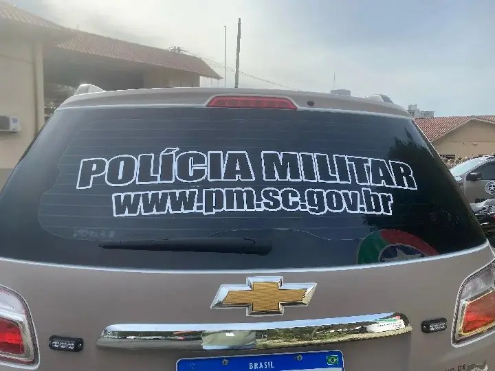 Homem é preso por agredir companheira em Botuverá